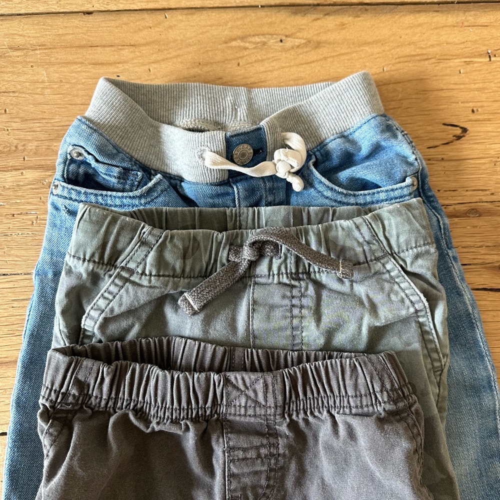 Bundle of 3 toddler pants